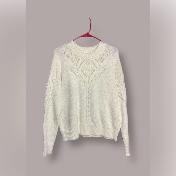 Old Navy Sweaters - Old Navy Cream Crew Neck Sweater